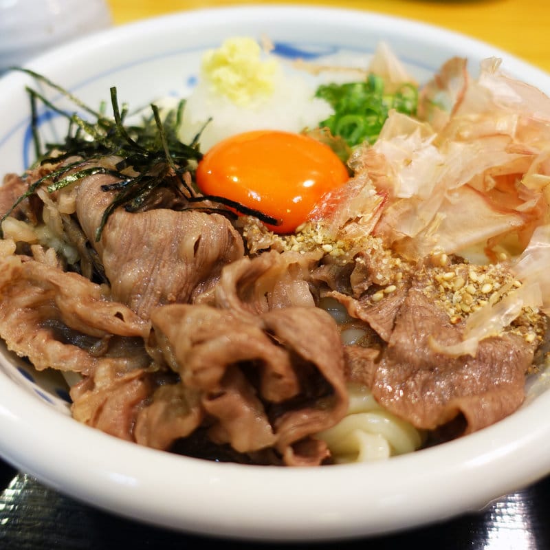 肉ぶっかけ・冷(手造りうどん 楽々 （らくらく）)の写真