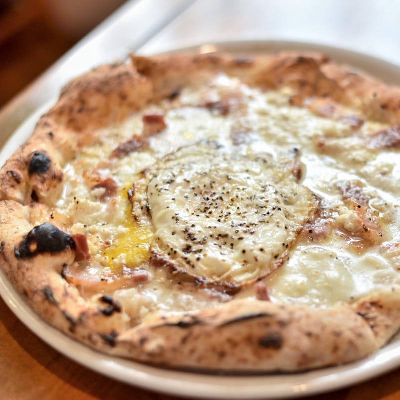 黄金のビスマルク(ナポリピッツァ研究所イルフォルノドーロ)の写真