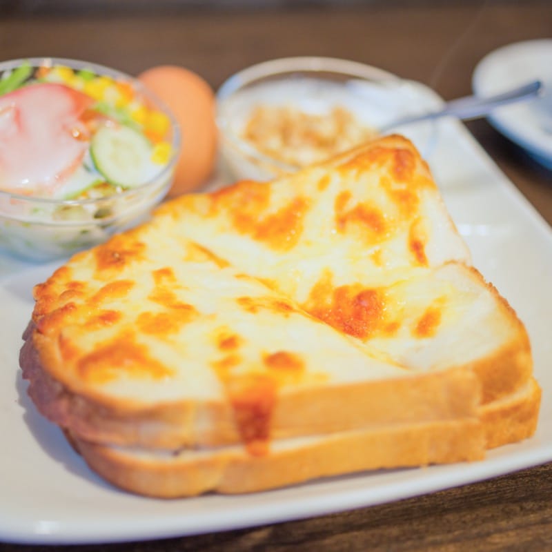 クロックムッシュ(モーニングプレート)(peak roast coffee(ピークローストコーヒー))の写真