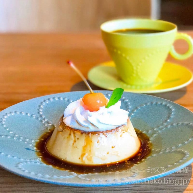 プリン(家と庭)の写真