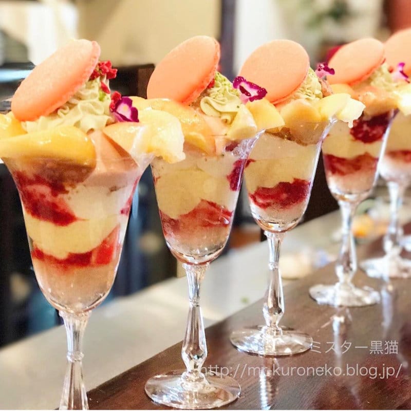 桃のパフェ(デセール ル コントワール （Dessert Le Comptoir）)の写真