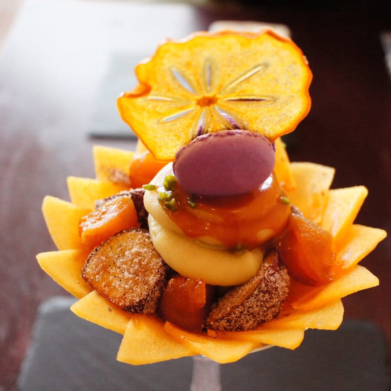 柿とあんぽ柿、鳴門金時のフリットとキャラメルブールサレ、シチリア産ピスタチオのジェラート入り(cafe  中野屋)の写真