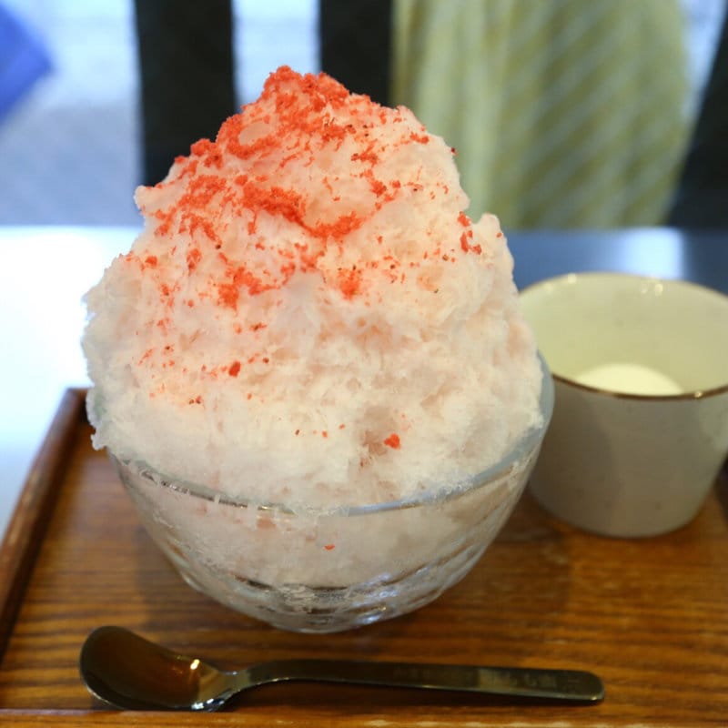 あすかルビーのいちごミルク氷(おちゃのこ （御茶乃子）)の写真