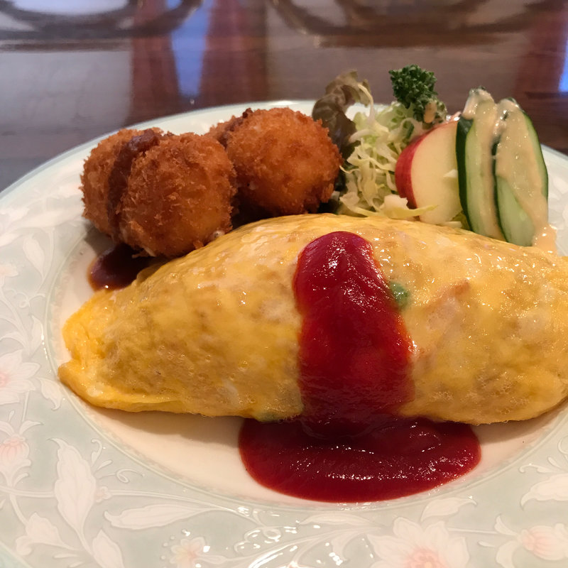 オムコロ（スープ付き）(キッチンマカベ)の写真