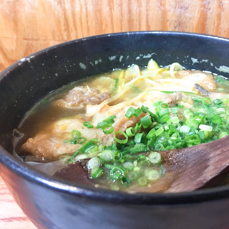 牛スジカレーうどん(石臼挽きうどん しゅはり )の写真