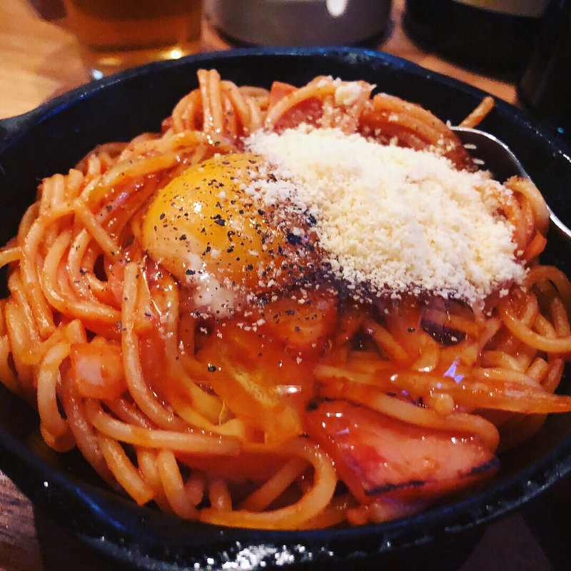 鉄板ナポリタン(博多空気椅子酒場 輝)の写真