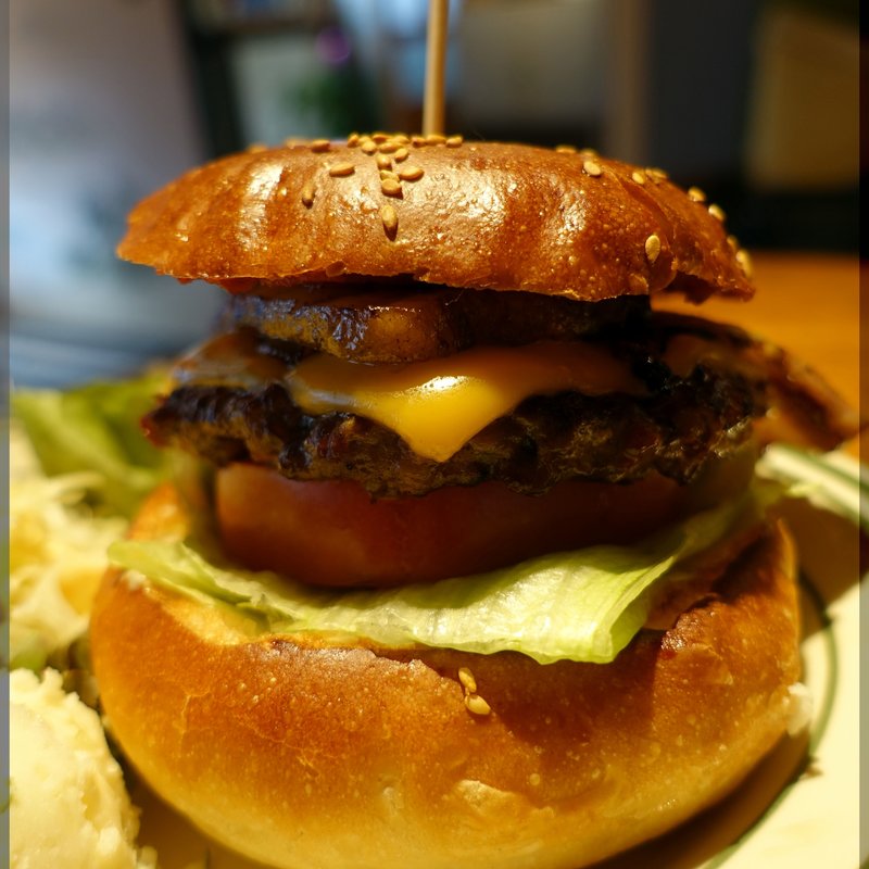 ベーコンチーズバーガー(市島製パン研究所)の写真