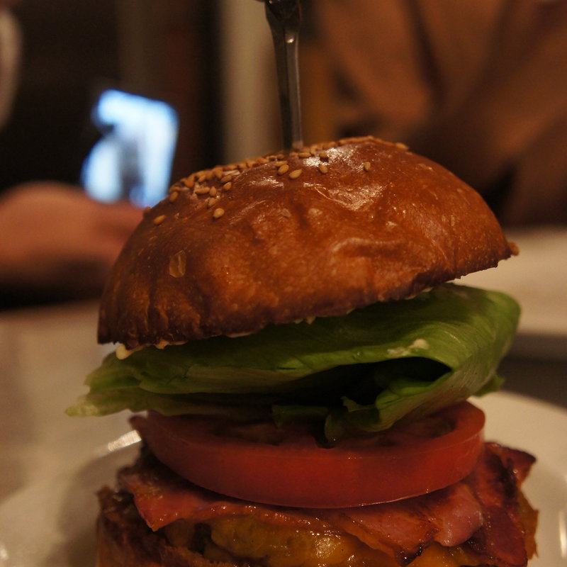 ベーコンチーズバーガー(No.18ダイニングバー （No.18 DINING&BAR）)の写真