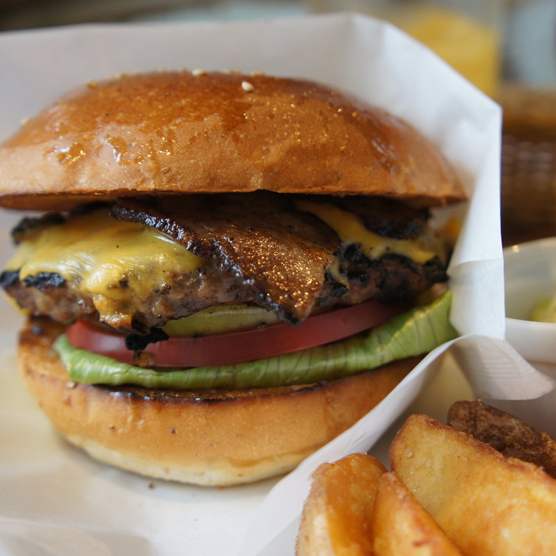 ベーコンチーズバーガー(FELLOWS （フェローズ）)の写真