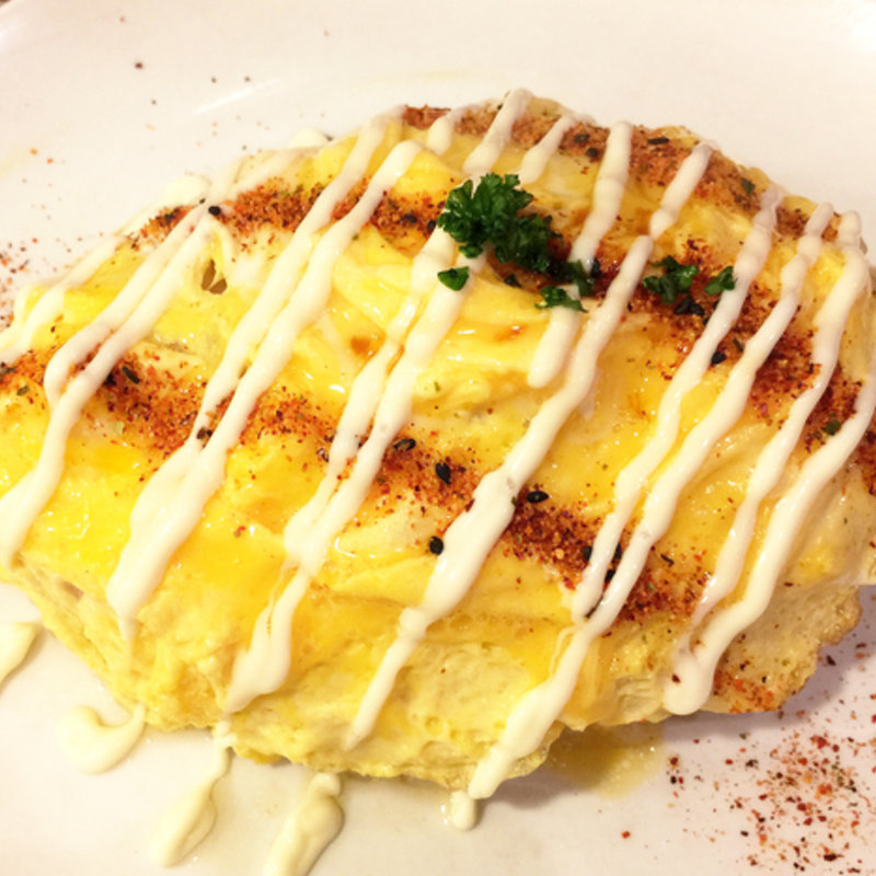 お正油オムライス(めぐろ三ツ星食堂)の写真