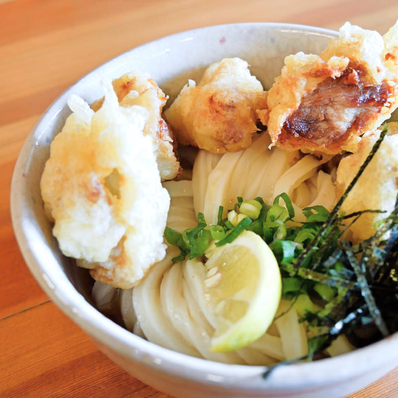 とり天ぶっかけ冷(三好うどん)の写真