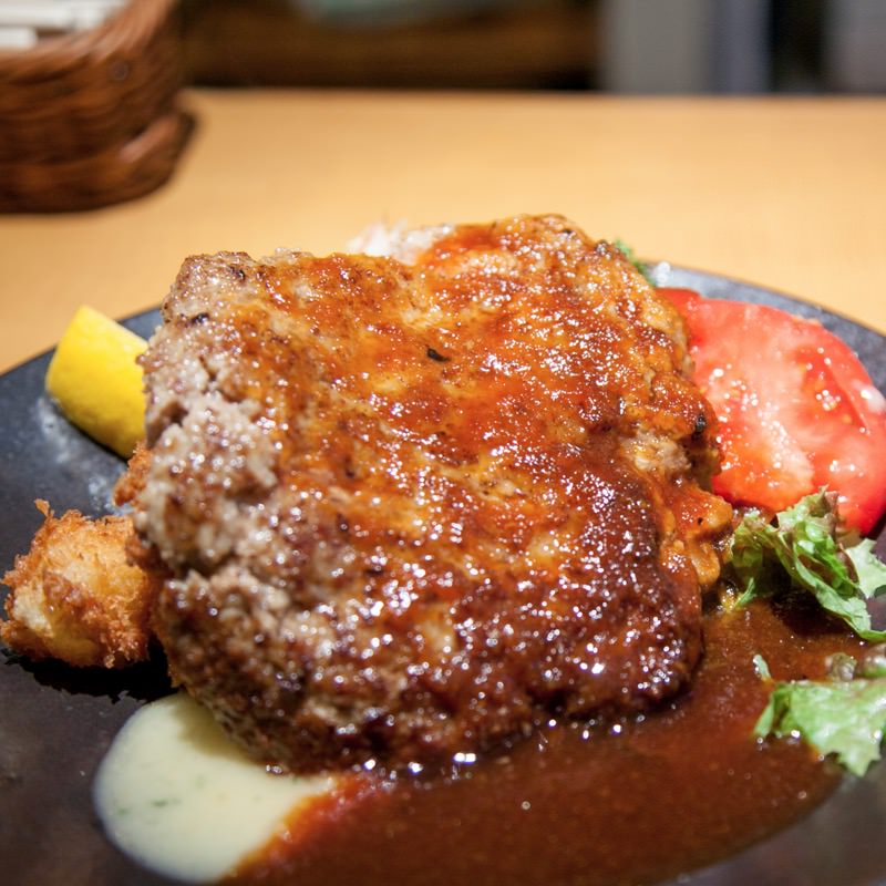 ハンバーグと海老フライ(洋食の店 もなみ )の写真