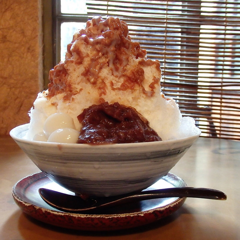 特ミルク氷＋特製きなこみつ (練乳かけ)　(八女茶販売・喫茶　伽藍堂（からんどう）)の写真