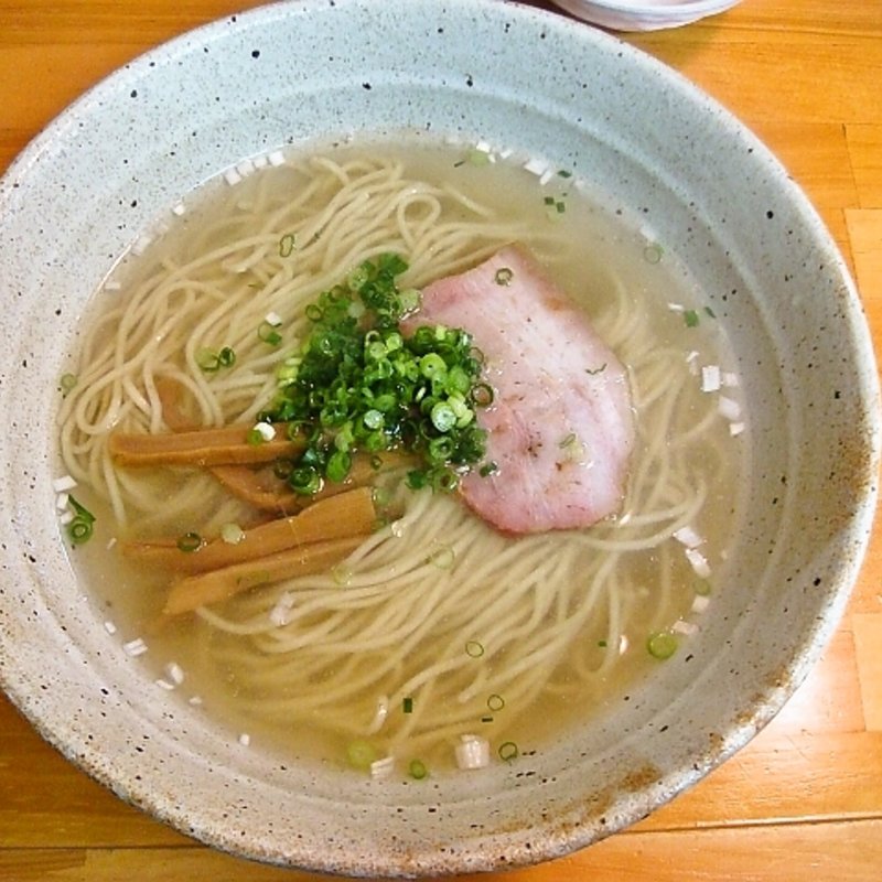 しなそば塩(自家製麺・縁 （エン）)の写真