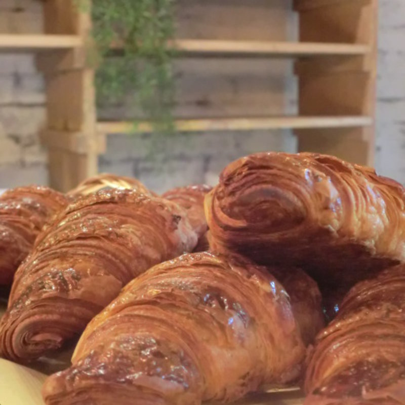 クロワッサン(ブーランジェリーパティスリーE-ji&co.)の写真