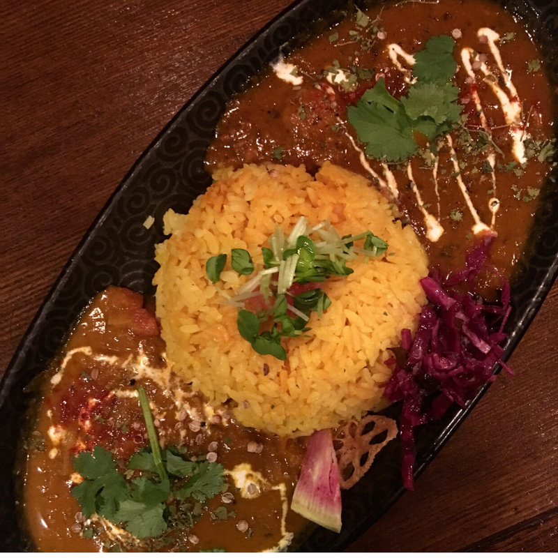 牛スジとジャガイモのマサラカレー & 根菜のスリランカチキン(Trippin Spice)の写真