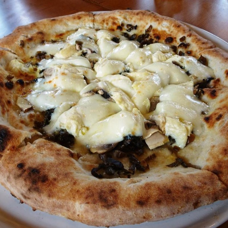 地元食材のピザ(ピッツェリア コゾー （PIZZERIA KOZO）)の写真