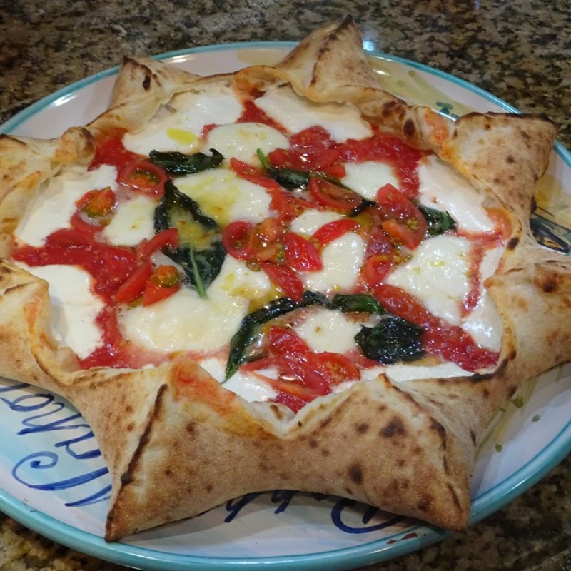 Don Salvo (ドンサルヴォ)(ナポリスタカ （pizzeria da peppe NAPOLI STA'CA""）)の写真