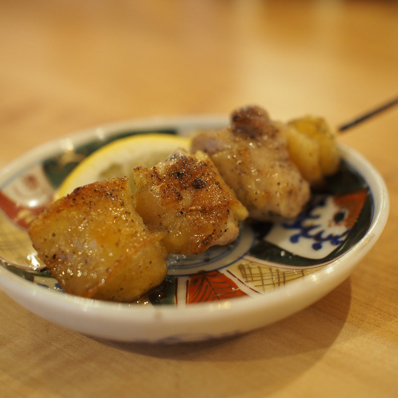 大和肉鶏のもも串(焼鳥 ハ功堂)の写真