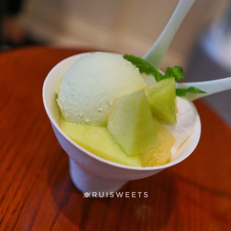 メロンパフェ(アトリエうかい トリエ京王調布店)の写真