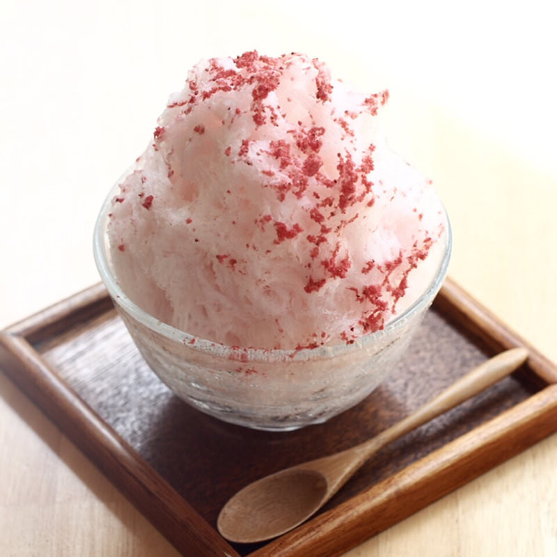 あすかルビーのいちごミルク氷(おちゃのこ （御茶乃子）)の写真