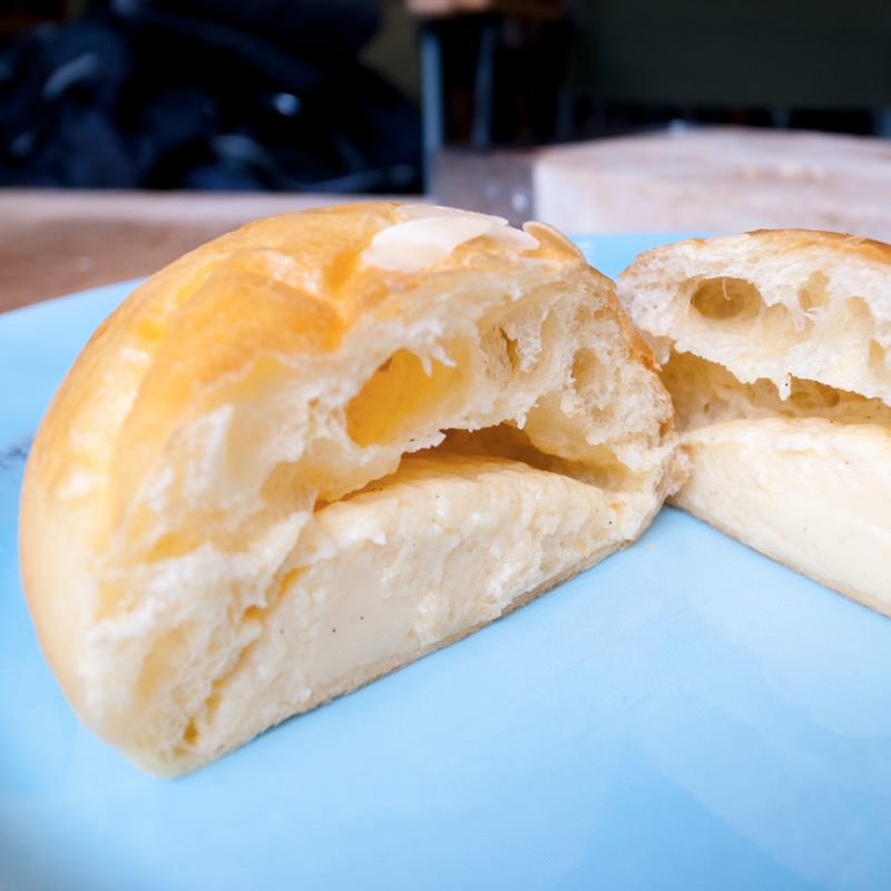 奥久慈卵のクリームパン(ブーランジェリーパンタレイ （Boulangerie Panta Rhei）)の写真