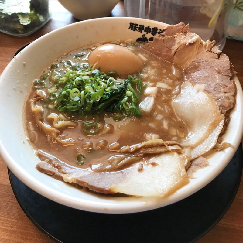 特製中華そば(豚骨中華そば がんたれ)の写真