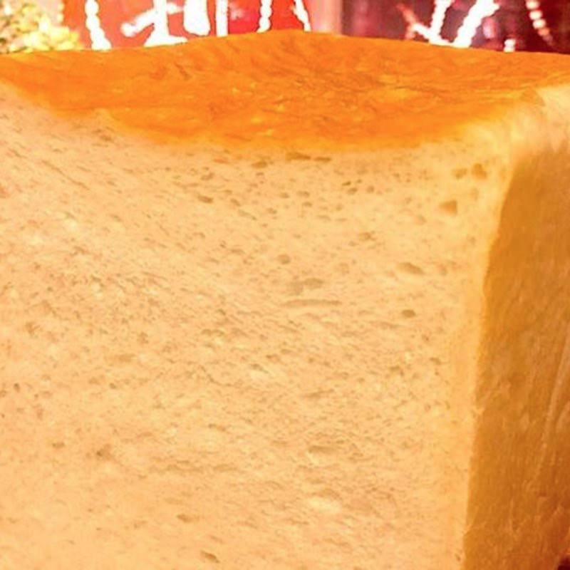 利の食パン(食パン専門店 利)の写真