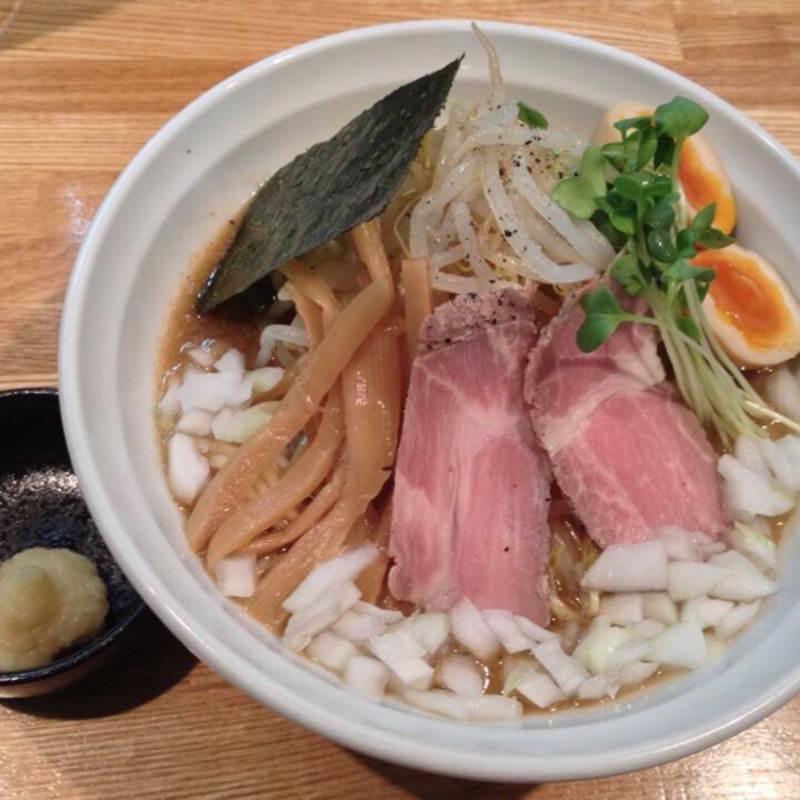 こくまろ豚骨らあめん(麺のご馳走 花うさぎ)の写真