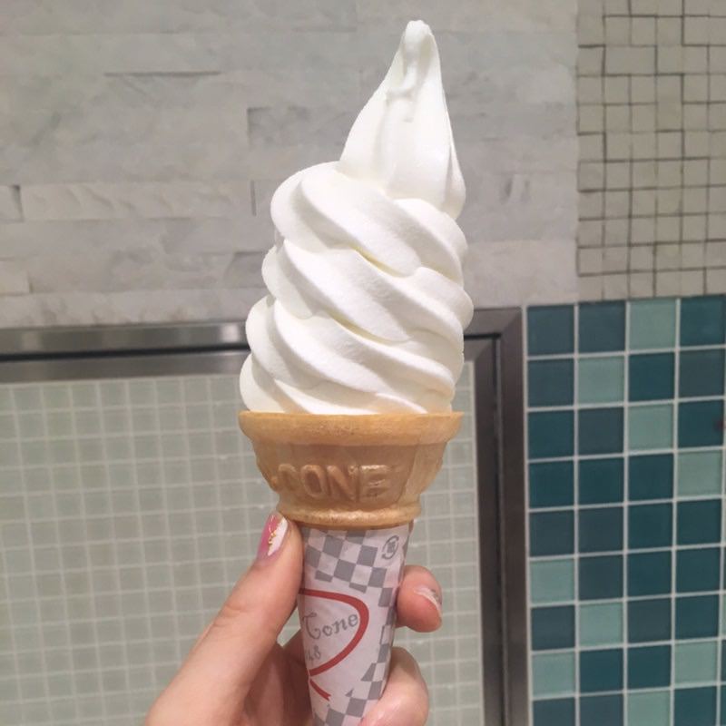 新千歳空港ソフトクリーム(雪印パーラー 札幌新千歳空港店)の写真