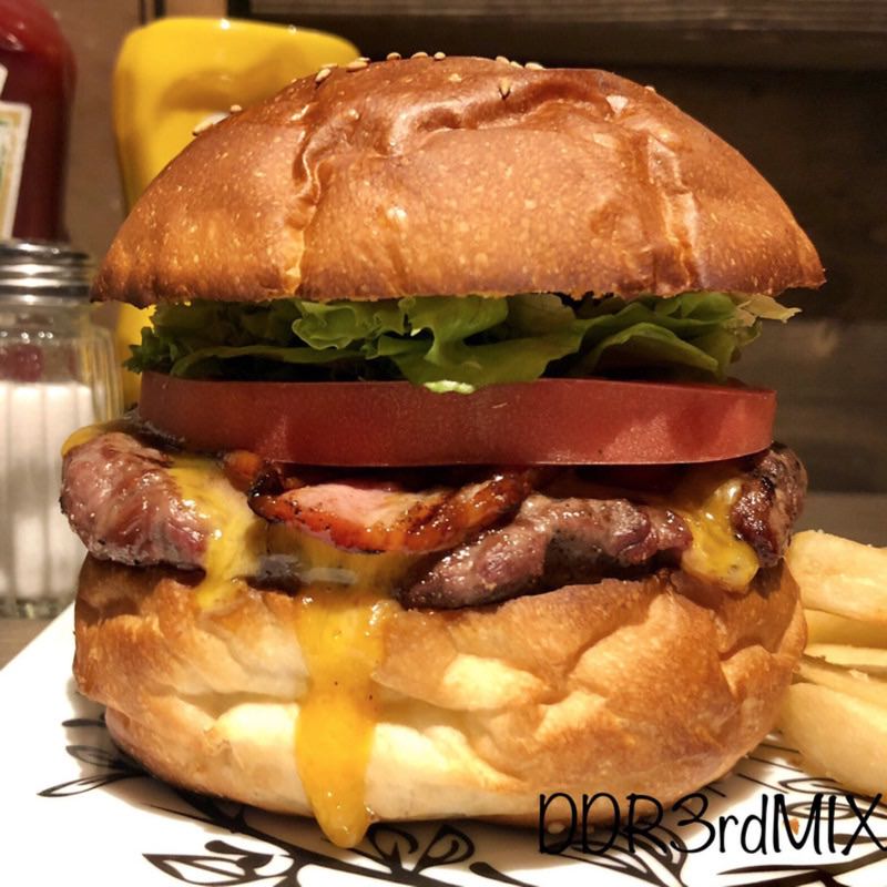 ベーコンチーズバーガー(folk burgers&beers)の写真