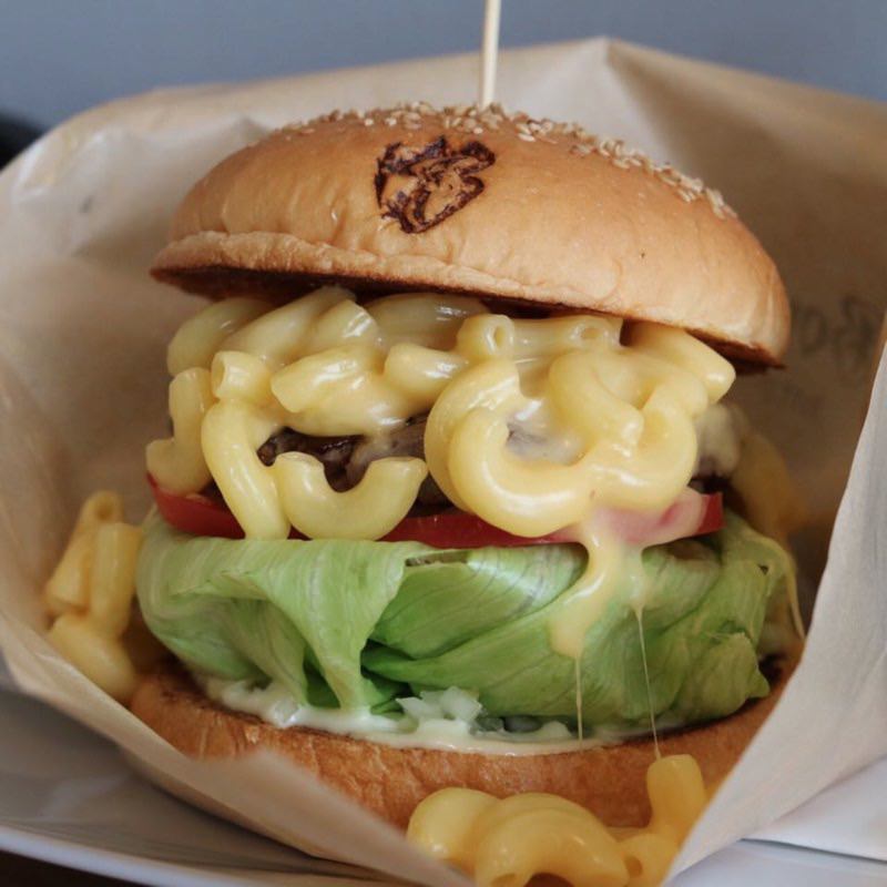 マッケンチーズバーガー(BOMB BURGER)の写真