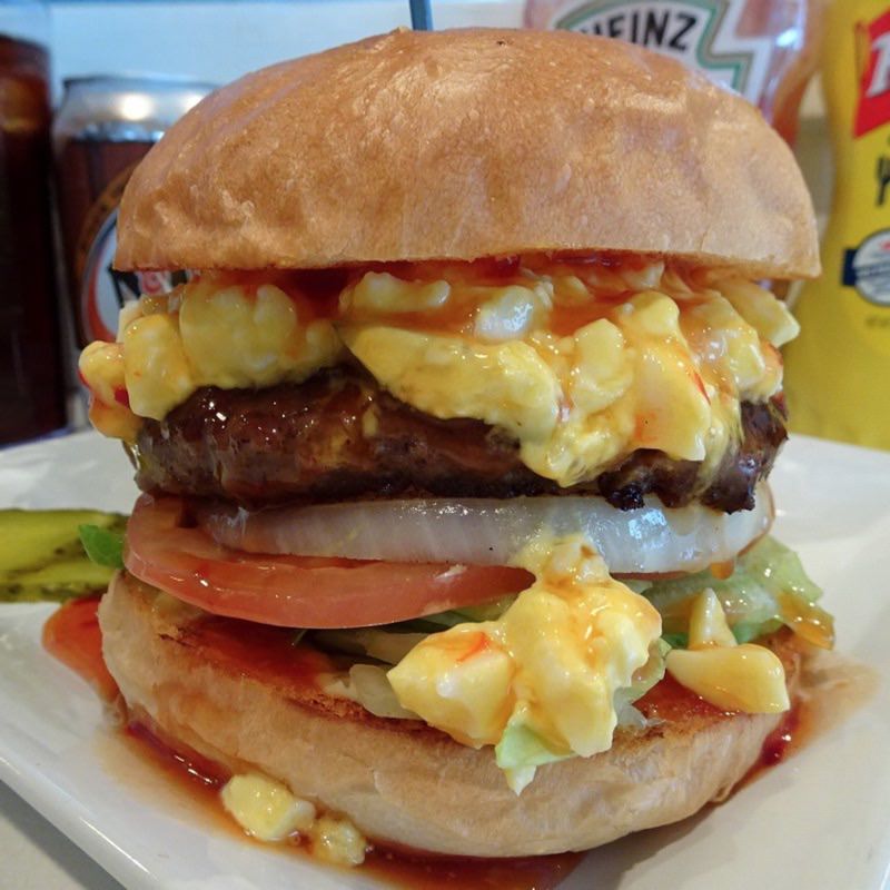 タルタルスウィートチリバーガー（1S）(エルアダイナーコウベ （ELUA DINER -KOBE-）)の写真