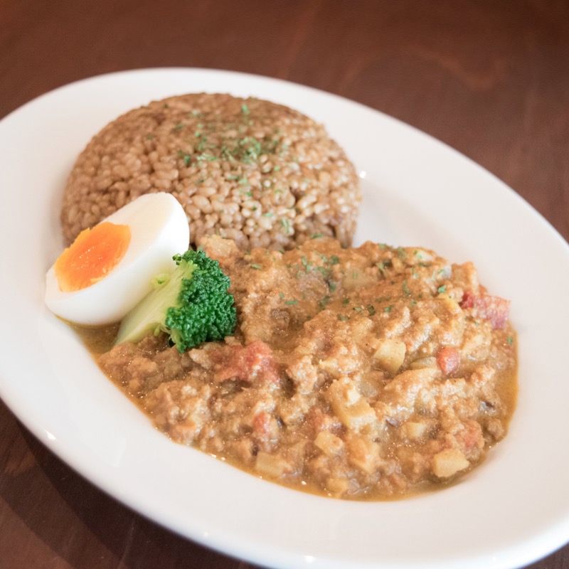 レンコンキーマカレー(オニヤンマ コーヒー&ビア)の写真