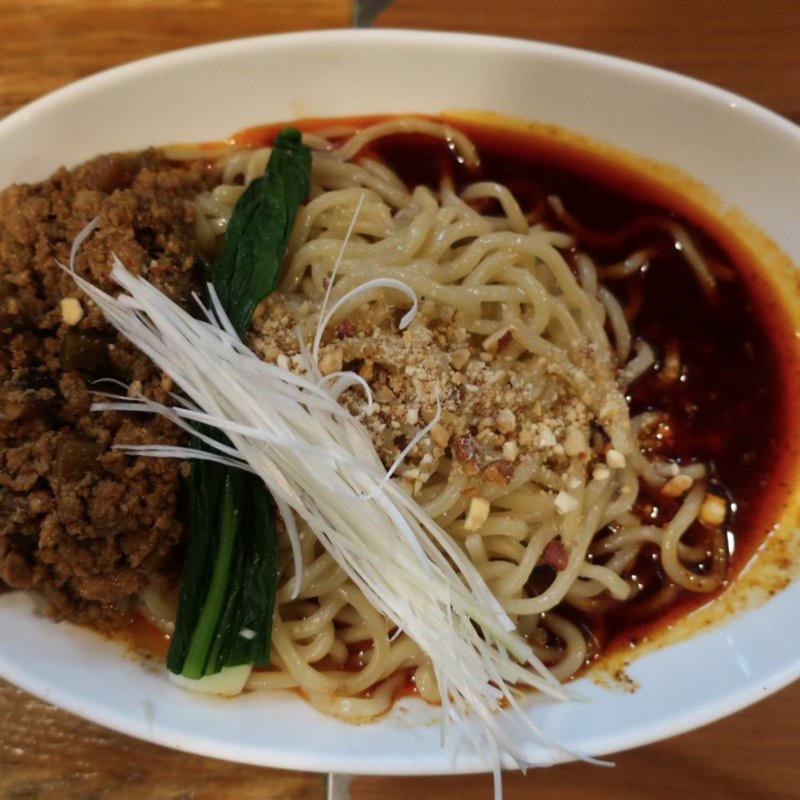 成都式担々麺（汁なし）(Dandan spicy noodles)の写真