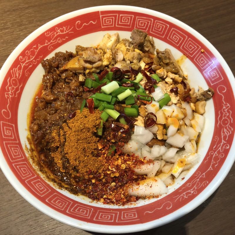 カレーラー油まぜそば(晴耕雨読)の写真