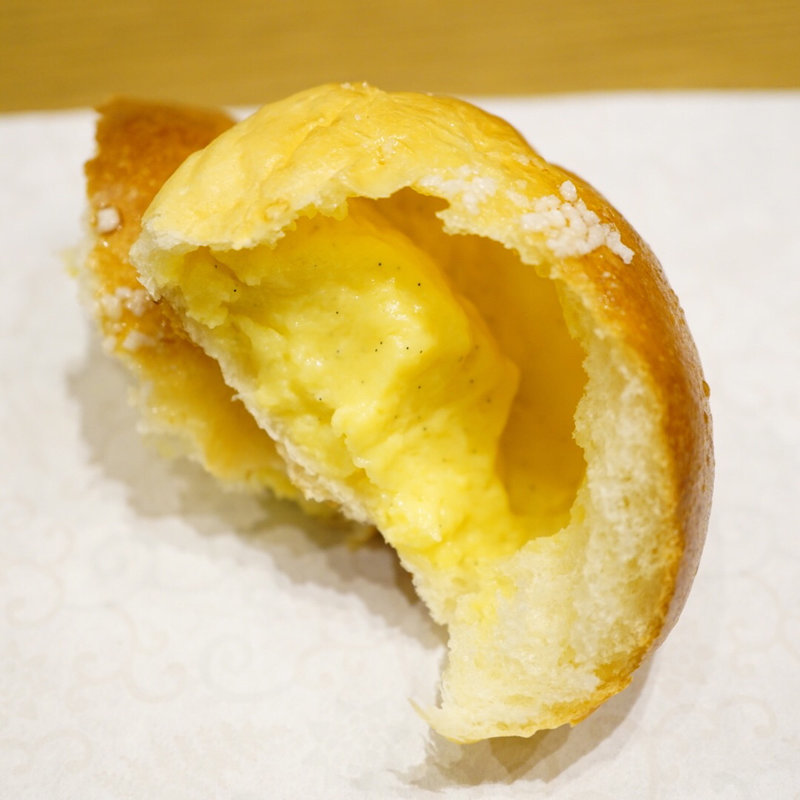 クリームパン(Boulangerie et Cafe Main Mano)の写真
