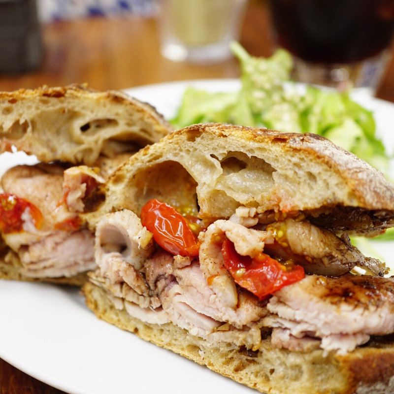 ローストポークのサンドイッチ(まちのパーラー )の写真