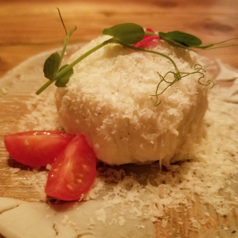 ゴルゴンゾーラ入り大人のポテサラ(炭火焼き鳥 鶏尽)の写真