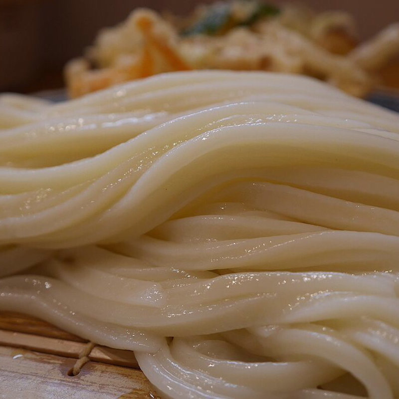 ざるうどん(上を向いて)の写真