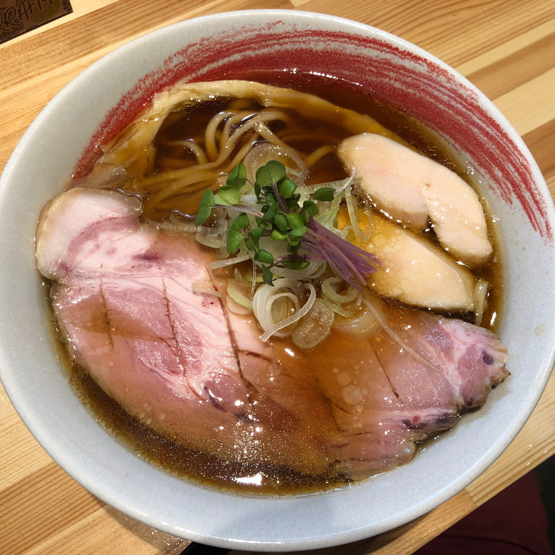 醤油らーめん(麺や 凛)の写真