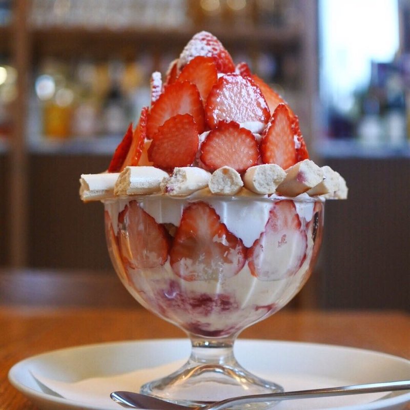 スノーホワイトパフェ(スモーブローキッチン中之島)の写真