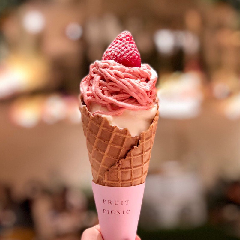 ソフトクリームストロベリー(fruit picnic 原宿表参道店)の写真