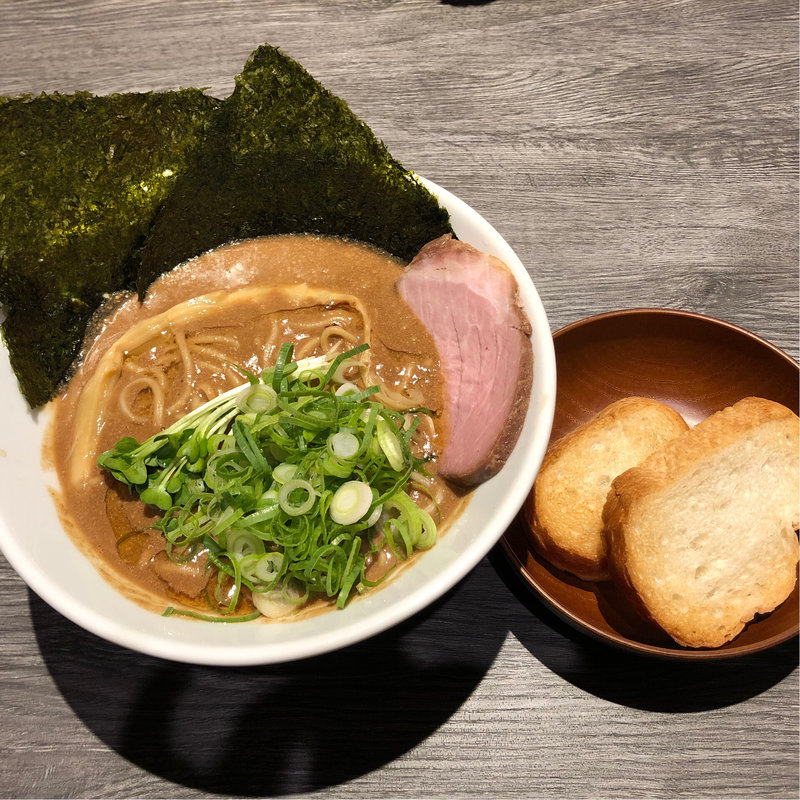 レバーラバーらーめん(らーめん 五劫のすりきれ)の写真