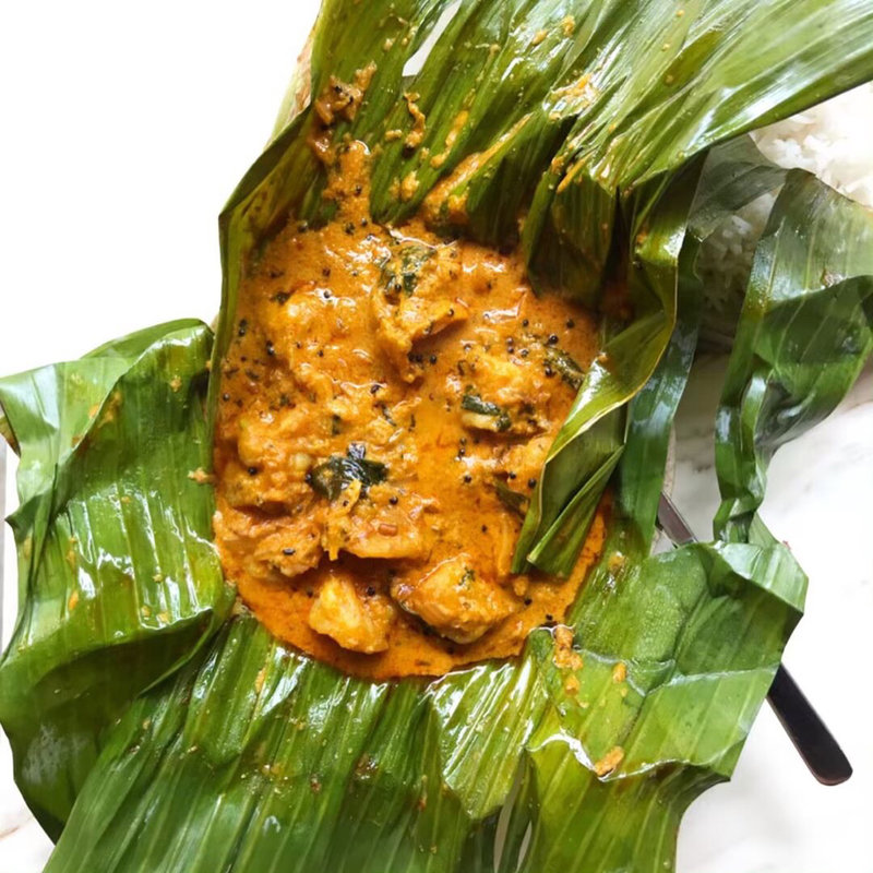 えびカレーバナナの葉包み(南インドの軽食と定食　三燈舎)の写真