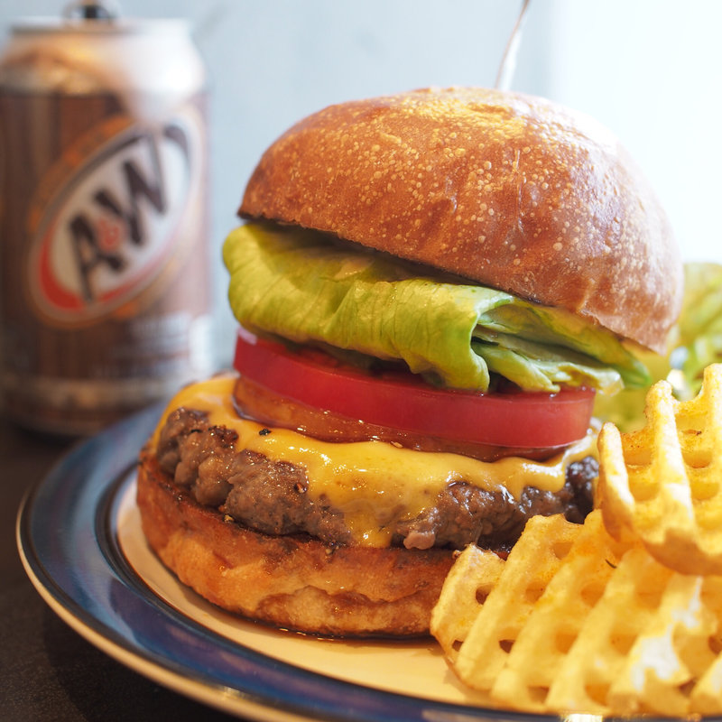 テリヤキチーズパインバーガー(Dexter Diner)の写真