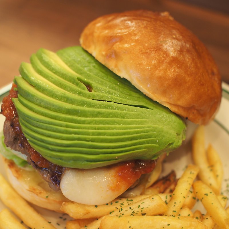 アボカドチーズバーガー(THE MUNCHIES BURGER WORKS)の写真