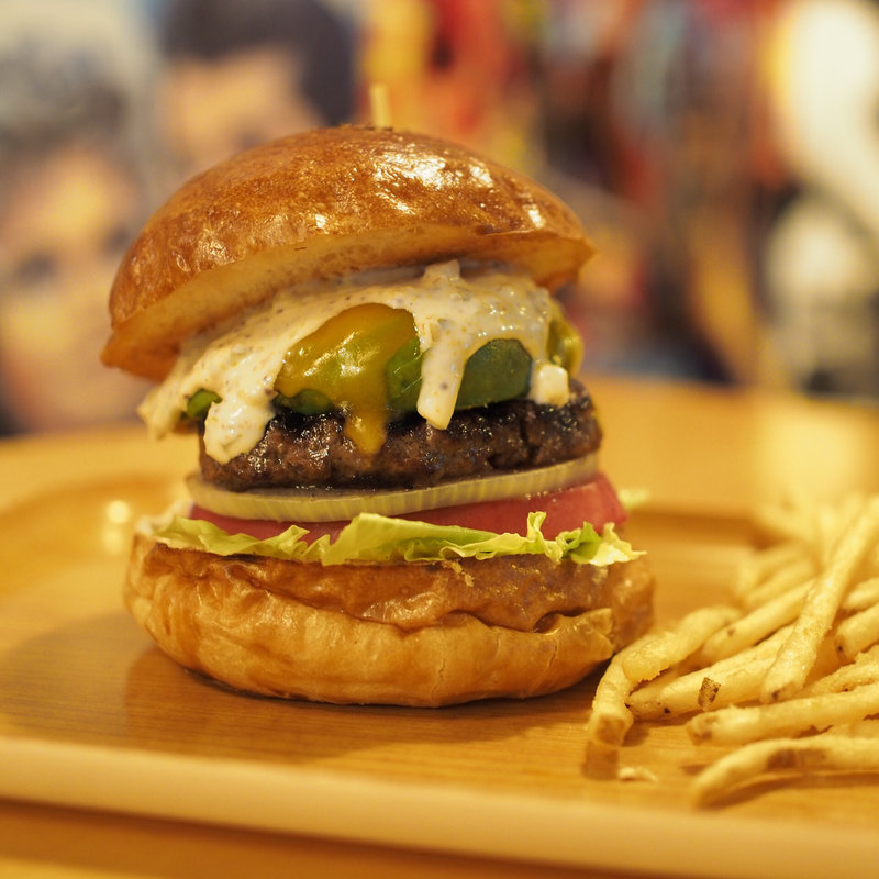 アボカドチーズバーガー(Nick & Renée)の写真