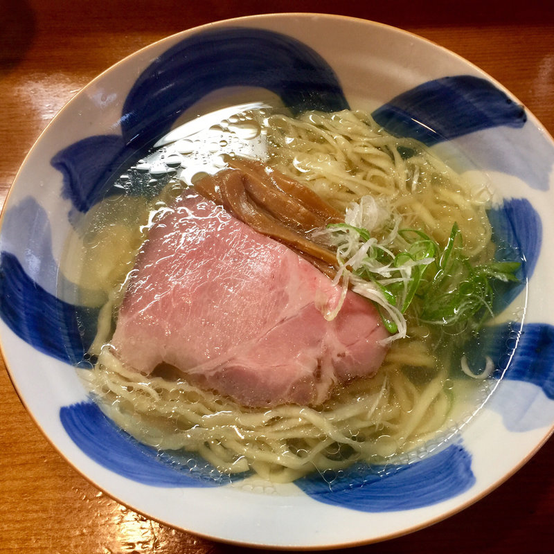 塩らぁ麺(さんくるげ)の写真