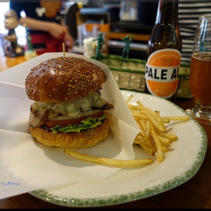 ベーコンチーズバーガー(Nick & Renée)の写真